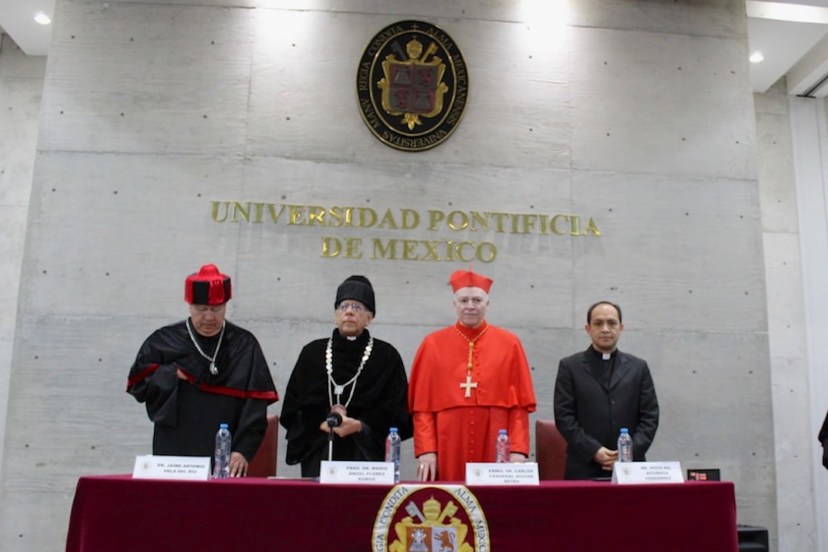 La Universidad Pontificia otorga dos doctorados Honoris Causa