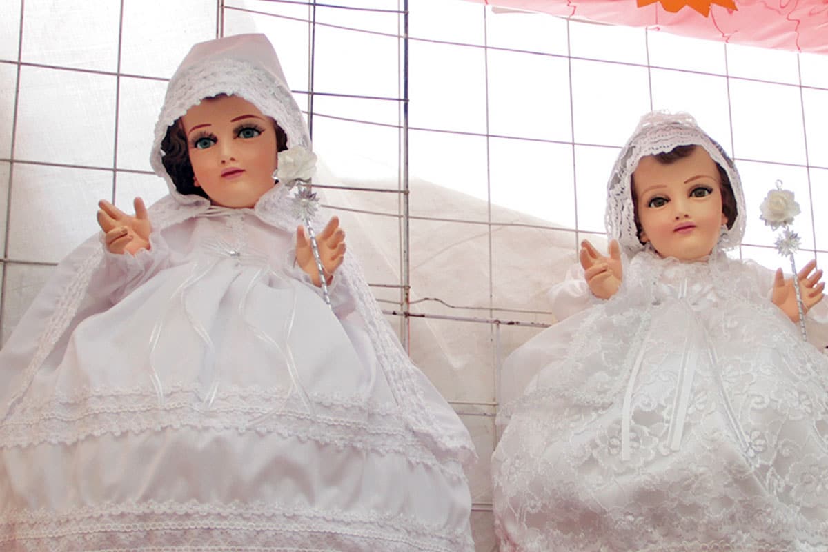 En México, los fieles católicos acostumbran vestir al Niño Dios en la Fiesta de la Candelaria.