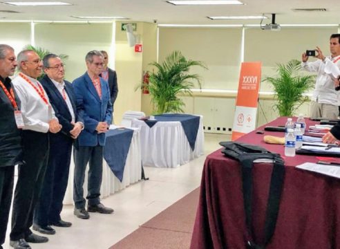 El doctor Mario Ángel Flores es el nuevo presidente de la AMIESIC