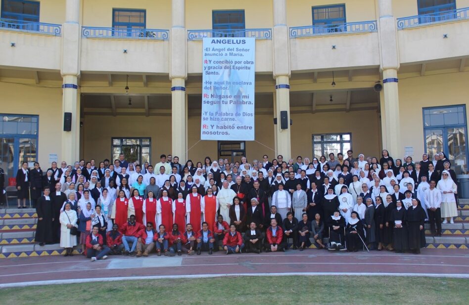 “Seamos la luz de tantos jóvenes”, pide el Arzobispo a la vida consagrada