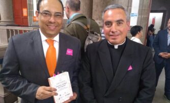 Presentan en castellano libro de Juan Pablo II sobre Matrimonios