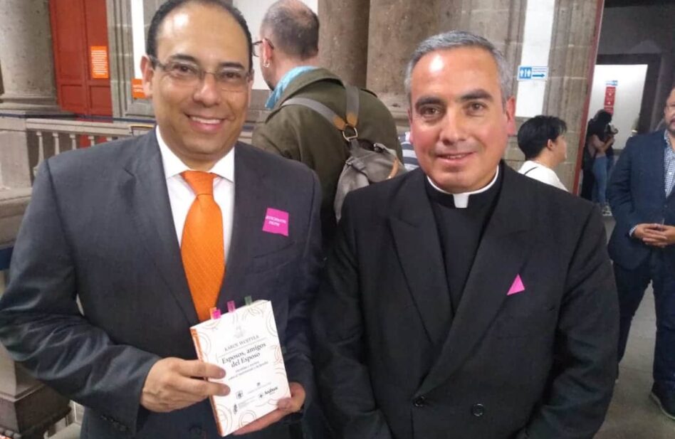 Presentan en castellano libro de Juan Pablo II sobre Matrimonios