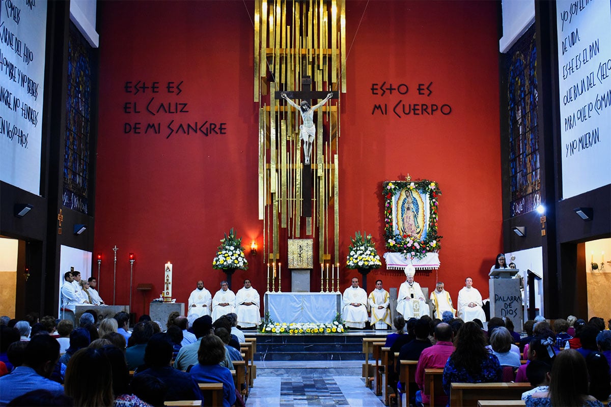 Interior de la Parroquia de Jesús Sacramentado. Foto: Ricardo Sánchez