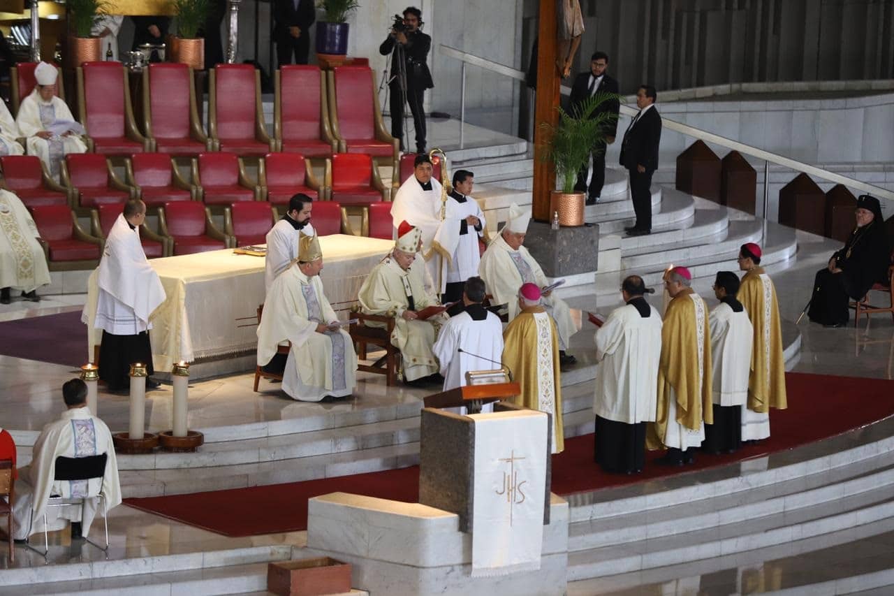 La ordenación de los tres nuevos obispos auxiliares de la Arquidiócesis de México. Foto: María Langarica.