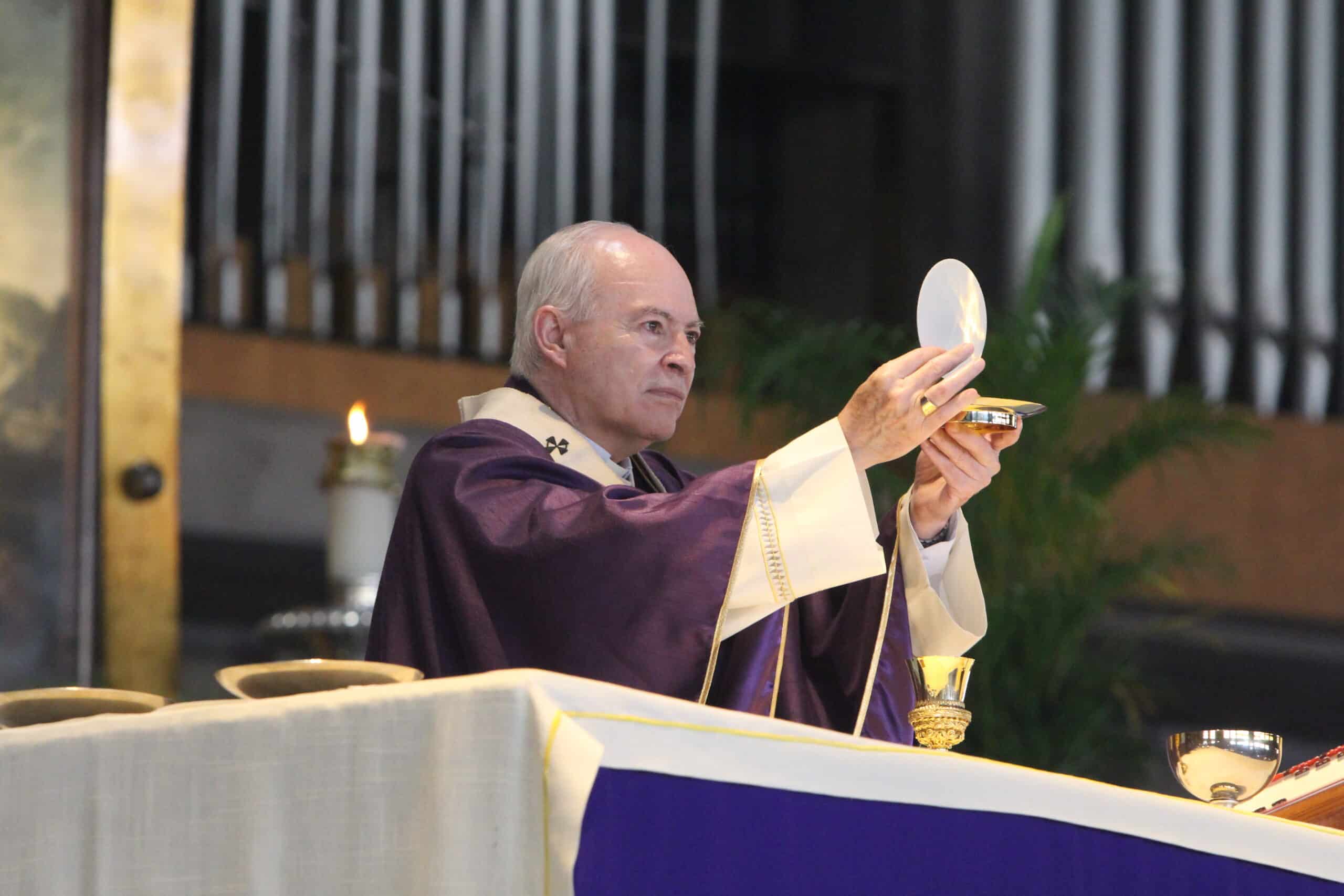 Homilía del Arzobispo Carlos Aguiar en el V Domingo de Cuaresma