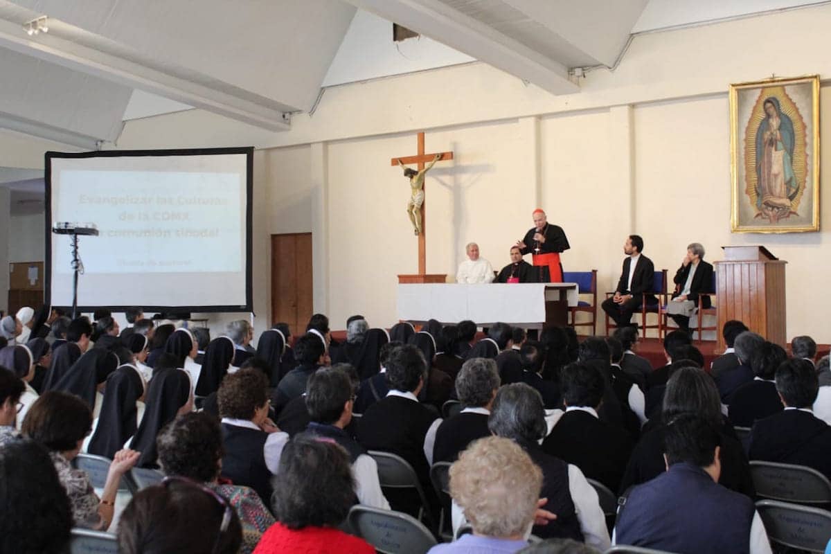 El Cardenal Aguiar se reúne con superioras de congregaciones religiosas