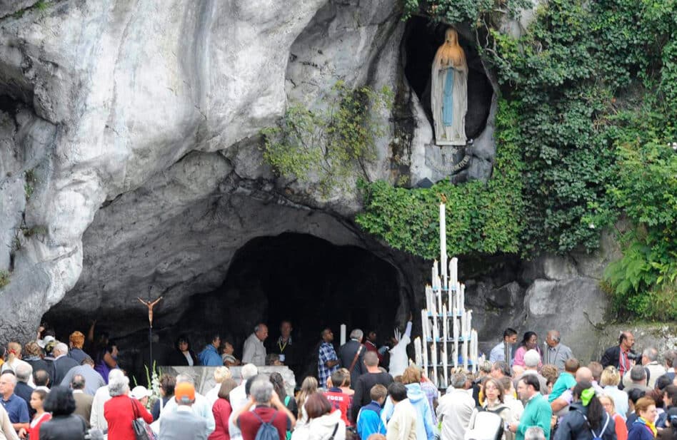 El santuario de Lourdes cierra por primera vez por coronavirus COVID-19