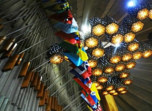 ¿Por qué hay banderas al interior de la Basílica de Guadalupe?