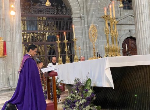 Con una Hora Santa, católicos piden auxilio al Señor ante el COVID-19