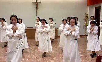 COVID-19: Las monjas dominicas que bailan para llevar alegría