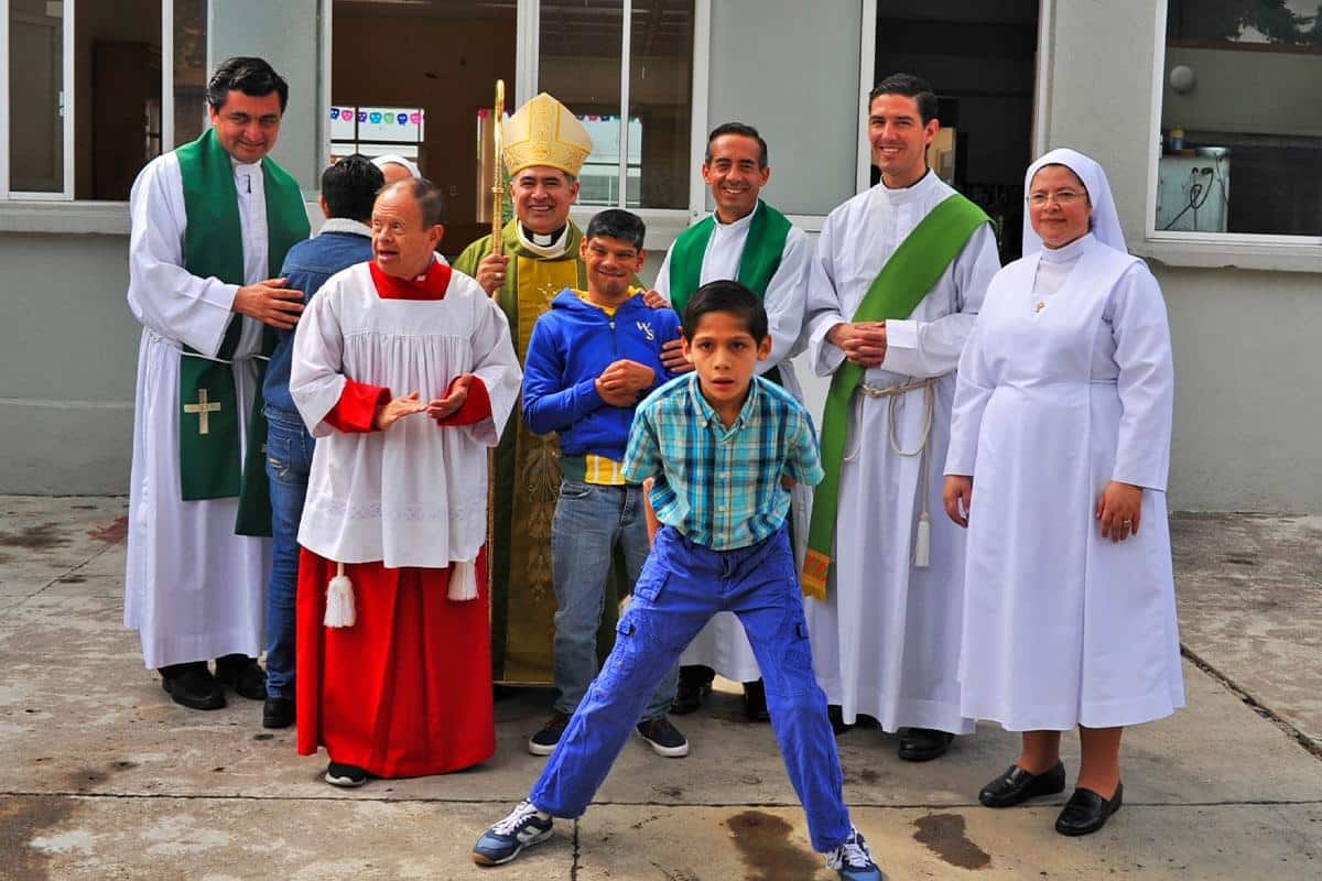 Visita de Monseñor Samaniego a la Casa Hogar para Niños Incurables durante la Megamisión 2019.