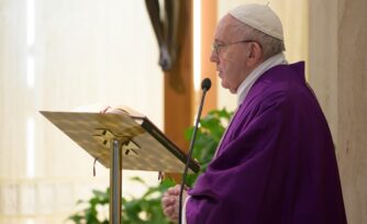 El Papa Francisco ora por quienes sufren sentencias injustas