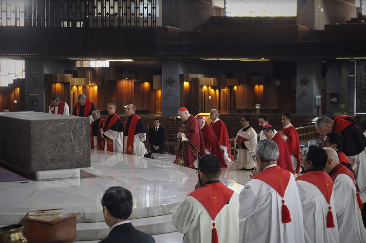 Homilía del Arzobispo Carlos Aguiar en Viernes Santo