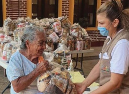 Cáritas Mexicana supera las 200 mil despensas donadas