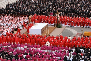 El funeral de san Juan Pablo II el 8 de abril de 2005. Foto: Orden de Malta.