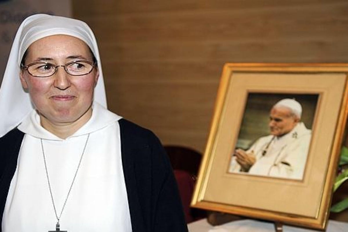 La hermana Marie Simón Pierre, se curó de Parkinson gracias a la intervención de san Juan Pablo II. Foto ABC