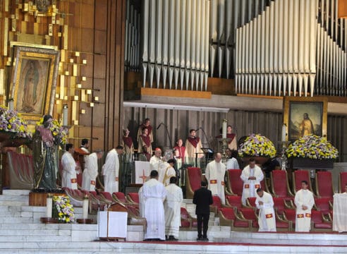 Homilía del Arzobispo Carlos Aguiar en el  V Domingo de Pascua