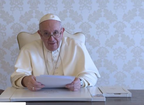 Papa Francisco a los jóvenes: "Juan Pablo II fue un regalo de Dios"