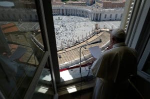 El Papa Francisco encabeza el Regina Coeli en la Solemnidad de Pentecostés 2020. Foto: Vatican News.