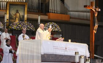 Arzobispo Aguiar: Seamos ejemplo de vida para los jóvenes