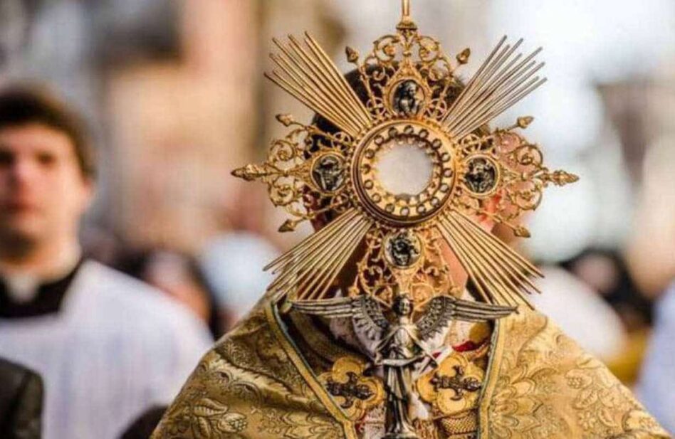 ¿Cómo se calcula la fecha en que se celebra la fiesta de Corpus Christi?