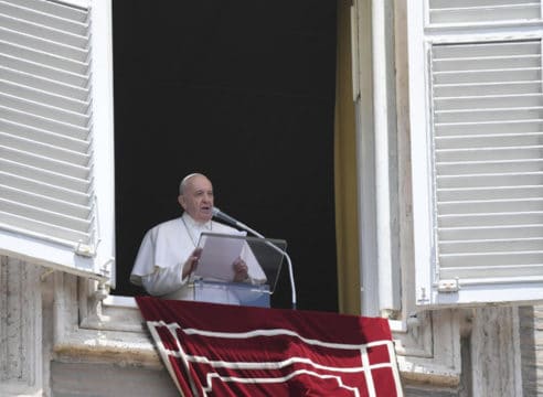El Papa Francisco en el Ángelus: "El chismorreo es una peste"