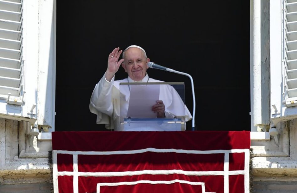 Papa Francisco en el Ángelus: Dios no le teme a nuestras heridas