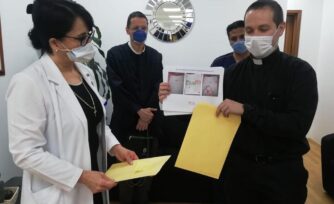 Sacerdotes, portadores de esperanza: directora del Hospital General