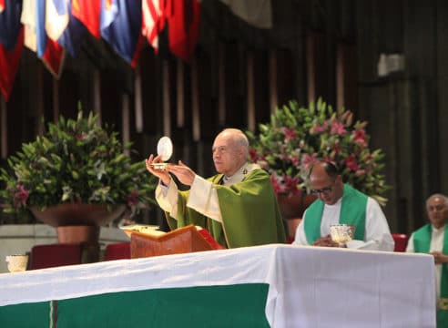 Homilía del Arzobispo Aguiar: ¿Qué es la Eucaristía?