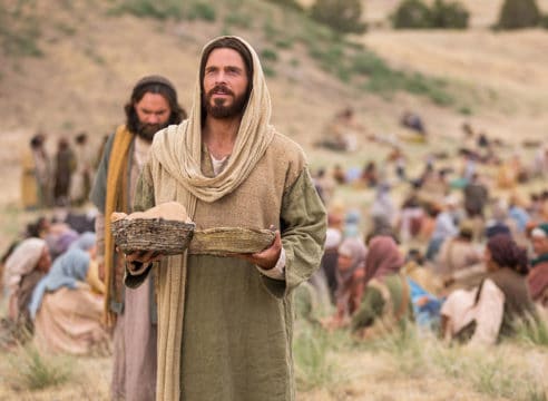 ¿Qué pretendía Jesús al multiplicar el pan y los peces?