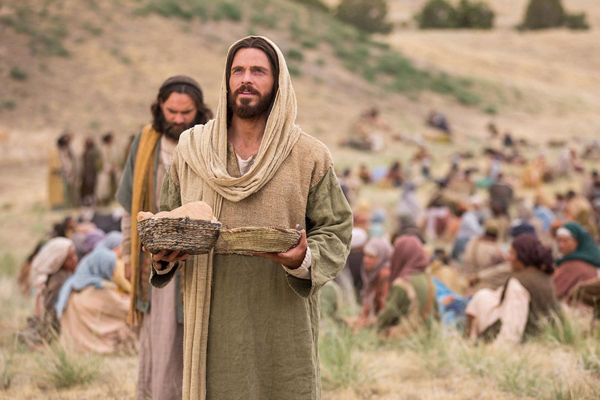 ¿Qué pretendía Jesús al multiplicar el pan y los peces?