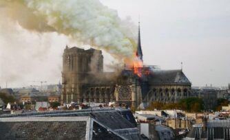 Ni piscina ni techo de cristal; Notre Dame quedará como antes del incendio