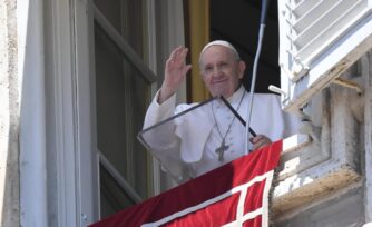 Papa Francisco: La Eucaristía es medicina para salir de nosotros mismos