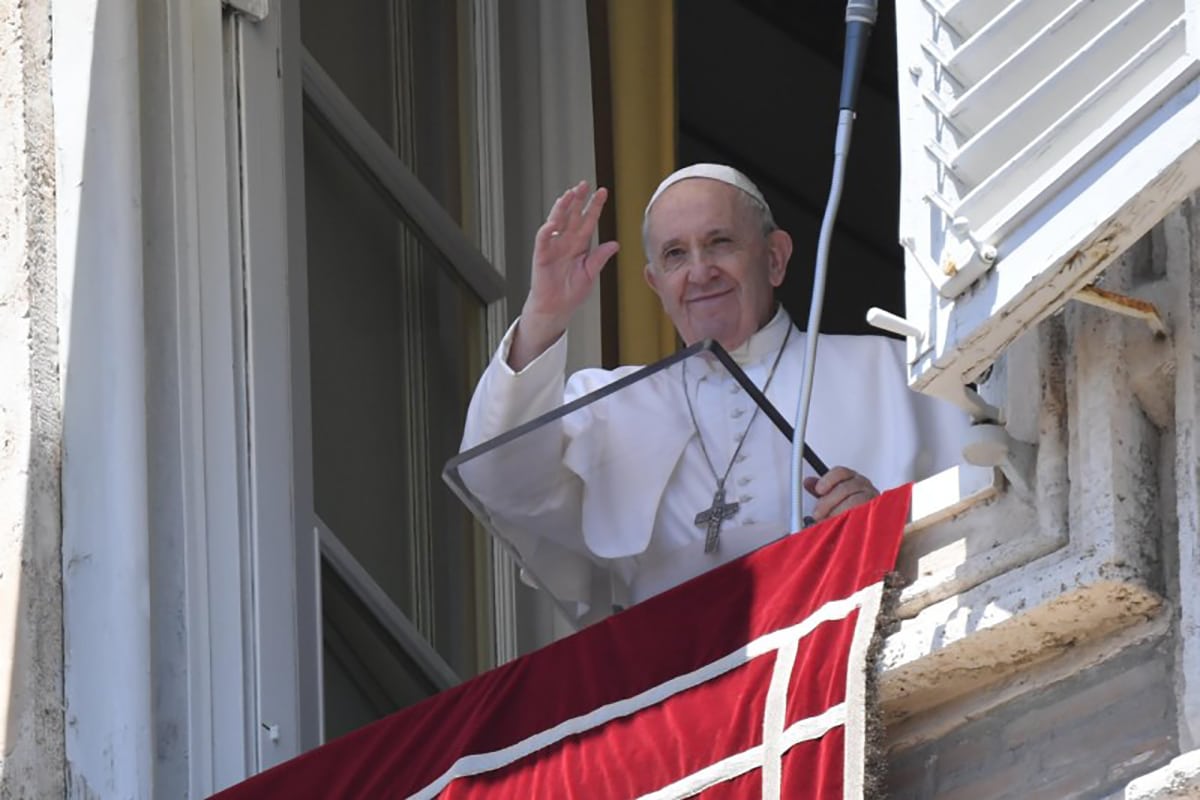 Papa Francisco: La Eucaristía es medicina para salir de nosotros mismos