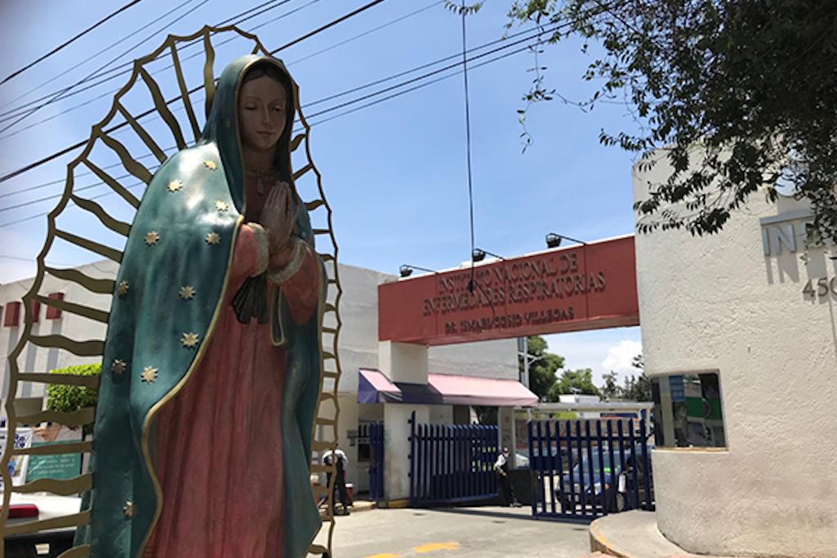 La Virgen de Guadalupe en el Instituto Nacional de Enfermedades Respiratorias. Foto: Unión de Voluntades