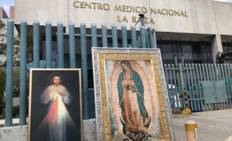 La Virgen de Guadalupe visita más de 15 hospitales COVID-19 en CDMX