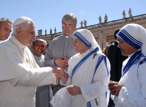 Papa Benedicto XVI: ¿Cuántas personas beatificó y canonizó?