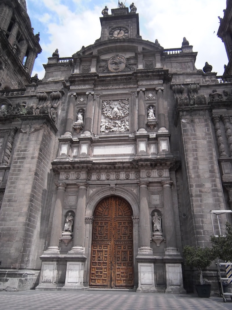Detalle de la fachada de la Catedral de México. Foto: Wikpedia Commons