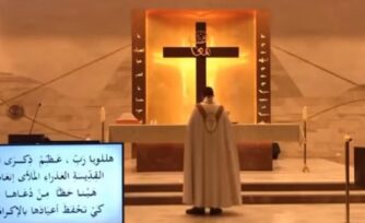 Explosión en Líbano afecta a sacerdote en Misa; hay daños en iglesias