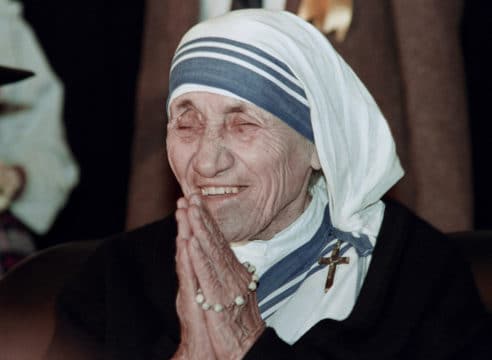 Santo Rosario desde la tumba de la Madre Teresa de Calcuta