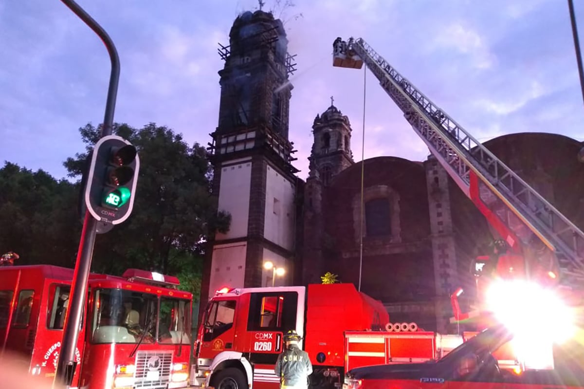 Los bomberos sofocaron el incendio. Foto: @SGIRPC_CDMX