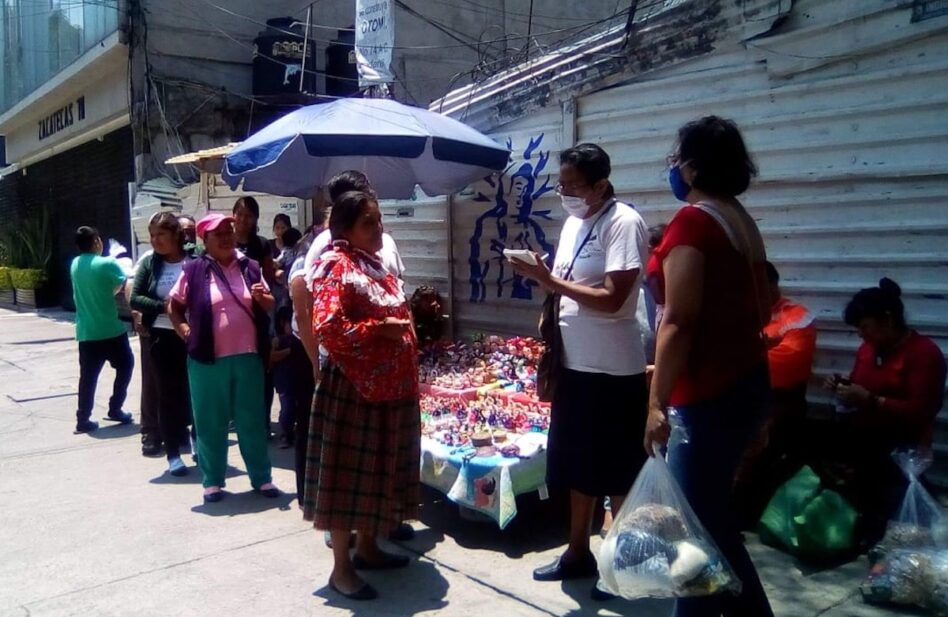 Esta religiosa mexicana es el 'ángel' de las familias otomíes de la CDMX