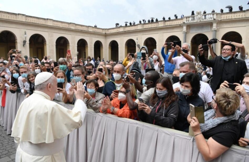 “Trabajamos juntos para salir de la crisis, o no saldremos”: Papa Francisco