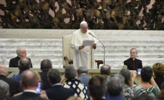 Papa Francisco: Los medicamentos deben estar al alcance de todos