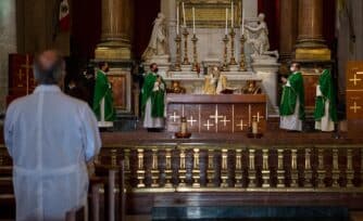 Facultad de la Universidad Anáhuac se consagra a Jesús y María