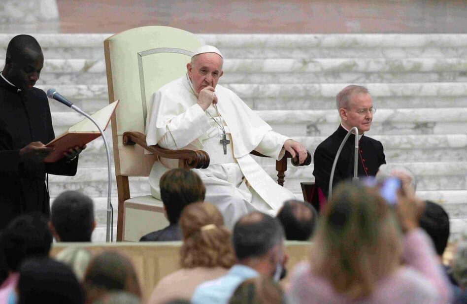 Papa Francisco: Orar para ser firmes como el profeta Elías