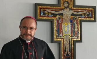 Mons. Eugenio Lira: “La familia, prioridad en la pospandemia”