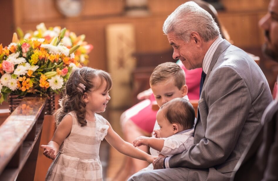 Abuelos y mayores, no se jubilen de una tarea fundamental: evangelizar