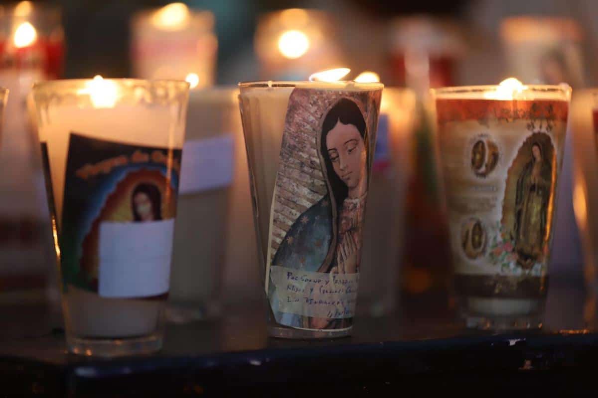 Velas en la Basílica de Guadalupe. 11 de diciembre de 2020. Foto: María Langarica.