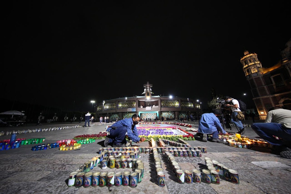 FOTOS: Flores y veladoras en la Basílica de Guadalupe